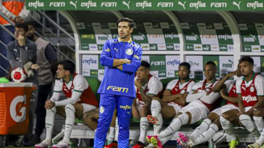 Libertadores: Artur Jorge vê Botafogo perder, Palmeiras de Abel empata