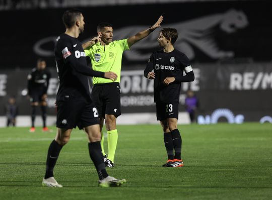 Duarte Gomes analisa a arbitragem do E. Amadora-Sporting