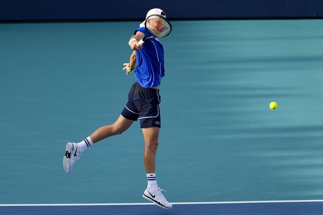 Carlos Alcaraz cai com estrondo em Miami