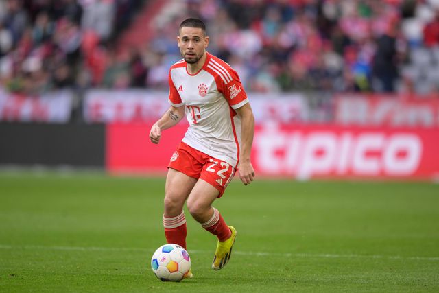Raphael Guerreiro falha reencontro com Dortmund