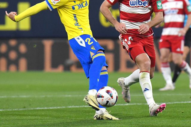 Triunfo importante do Cádiz sobre o Granada na luta pela manutenção