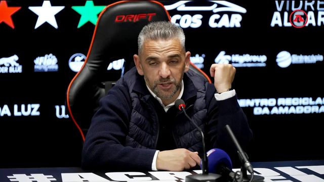 «Esgaio não merecia sair, foi opção do 'mister'»