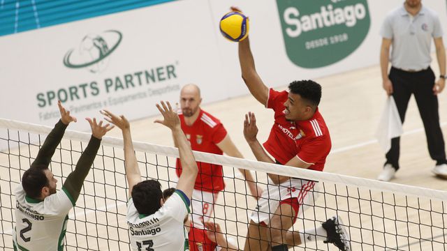 Jogador do Benfica denuncia homofobia de adeptos do Sporting
