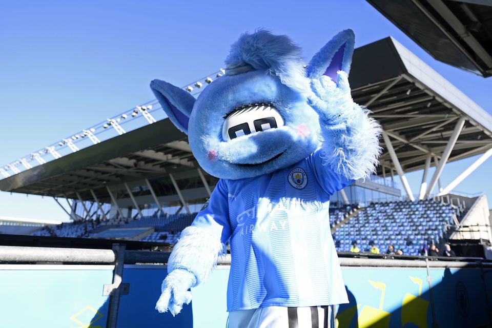 Ex-mascote do City acusa Haaland: «O que foi isto que me bateu?»