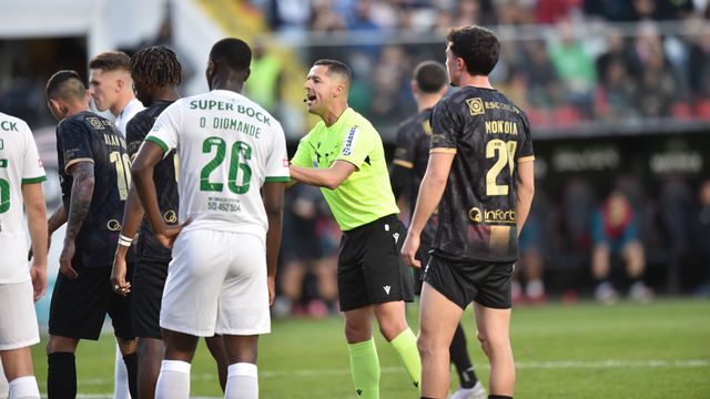 Gustavo Correia, árbitro do Estrela-Sporting (foto: Miguel Nunes)