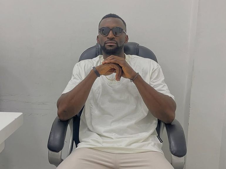 O ex-FC Porto Jackson Martínez continua a dar cartas no mundo da música e em março lançou o álbum 'Cuatro Trece' (Foto: Jackson Martínez/Instagram)