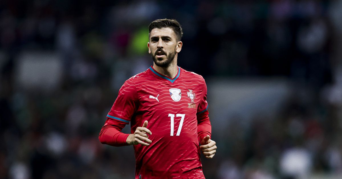 Paulinho ovacionado no Estádio Azteca no regresso à Seleção Nacional (vídeo)