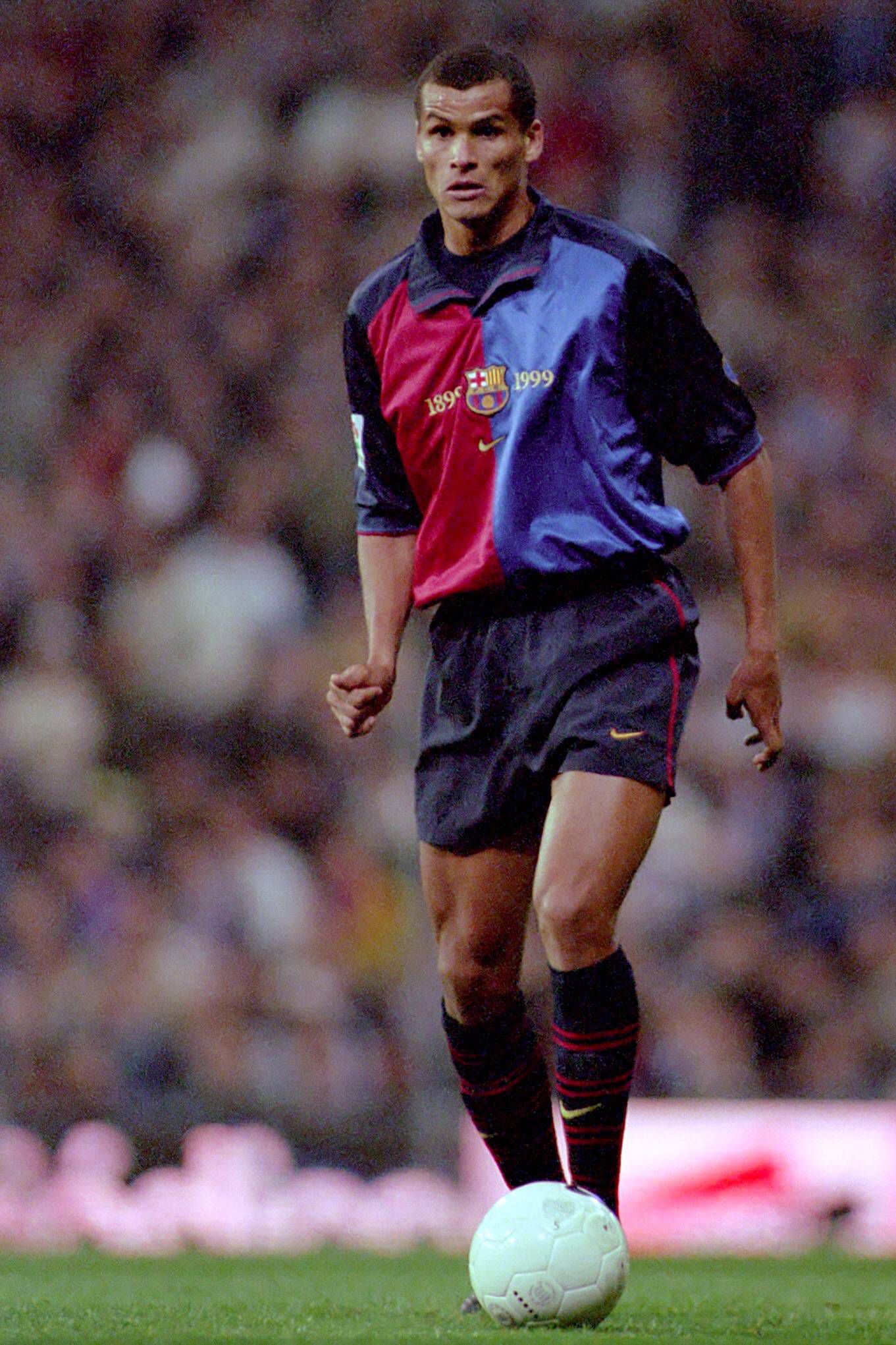 Equipamento principal do Barcelona no ano do centenário - 1999/2000