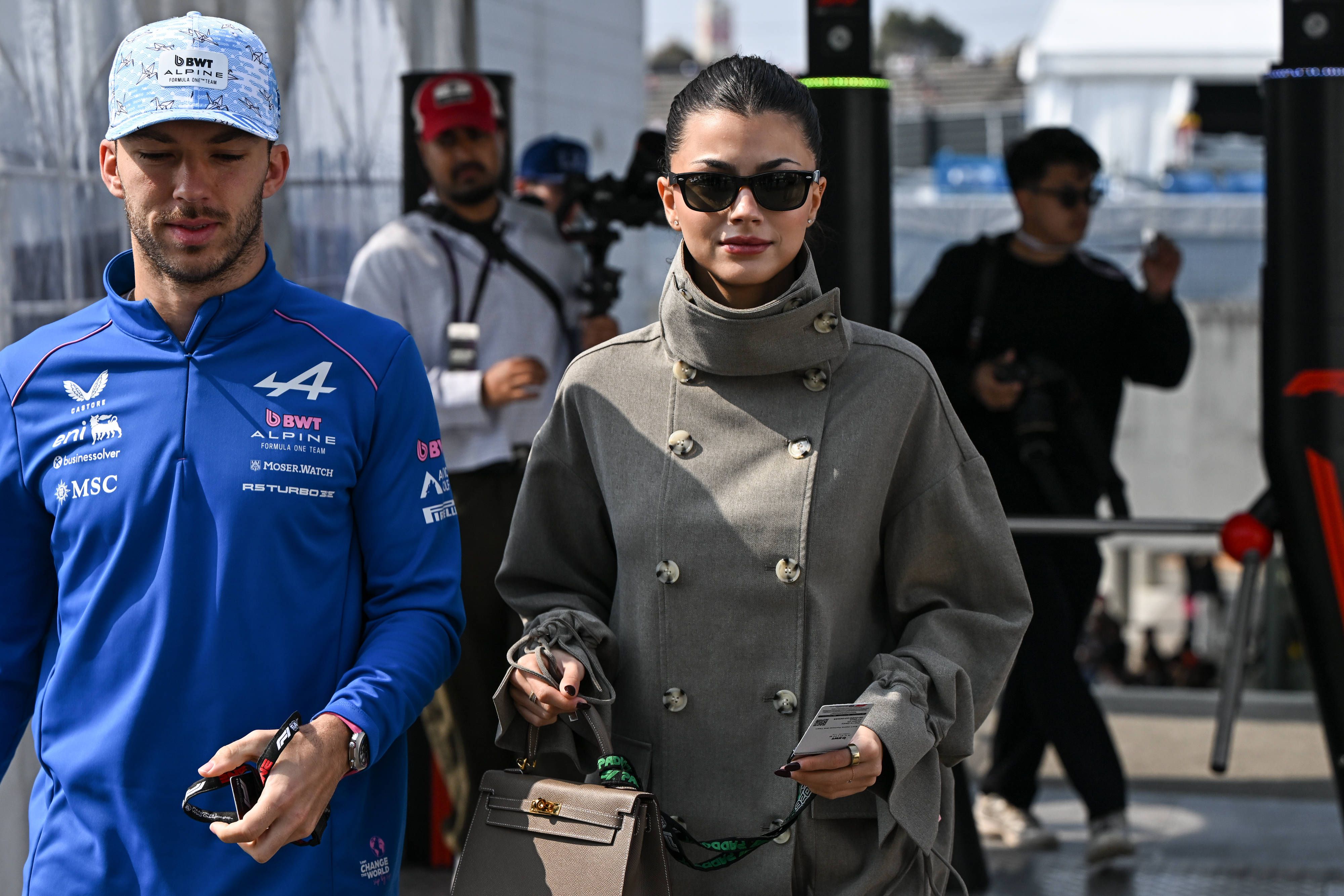 Pierre Gasly e a namorada Francisca Cerqueira Gomes em Suzuka no dia de qualificação (IMAGO)