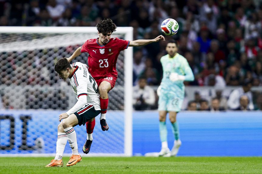 Vitinha trouxe mais organização e criatividade ao meio-campo na segunda parte do México-Portugal, mas o resultado não saiu do nulo - Foto: FPF