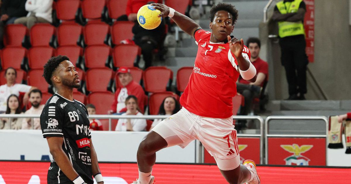 Benfica ultrapassa FC Porto e sonha