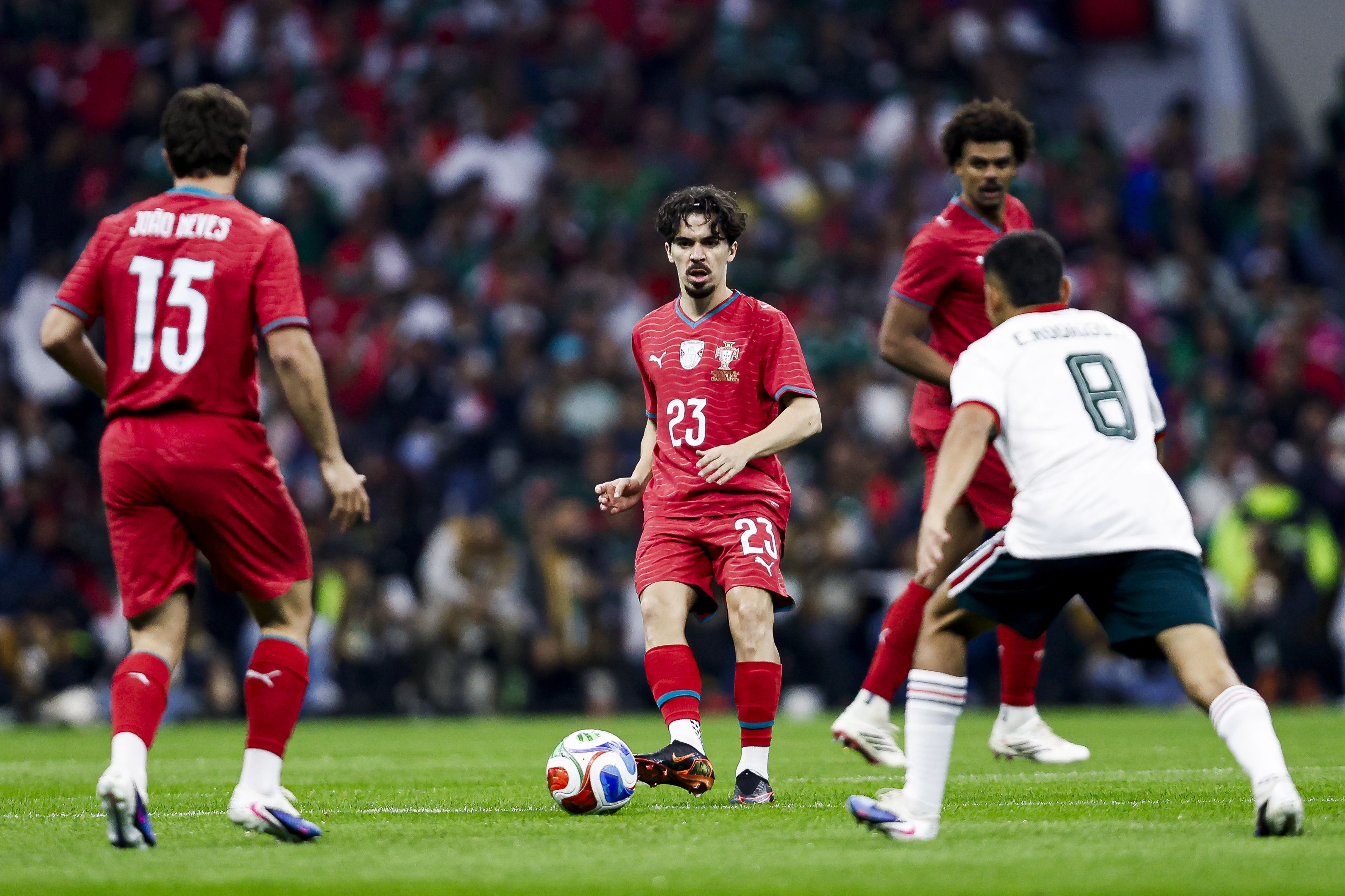 Vitinha entrou ao intervalo. Foto: FPF (México-Portugal)