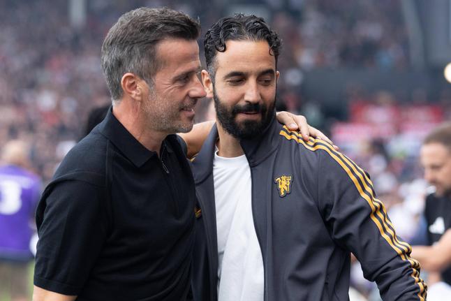 Marco Silva ao lado de Ruben Amorim antes de um confronto entre Fulham e Manchester United