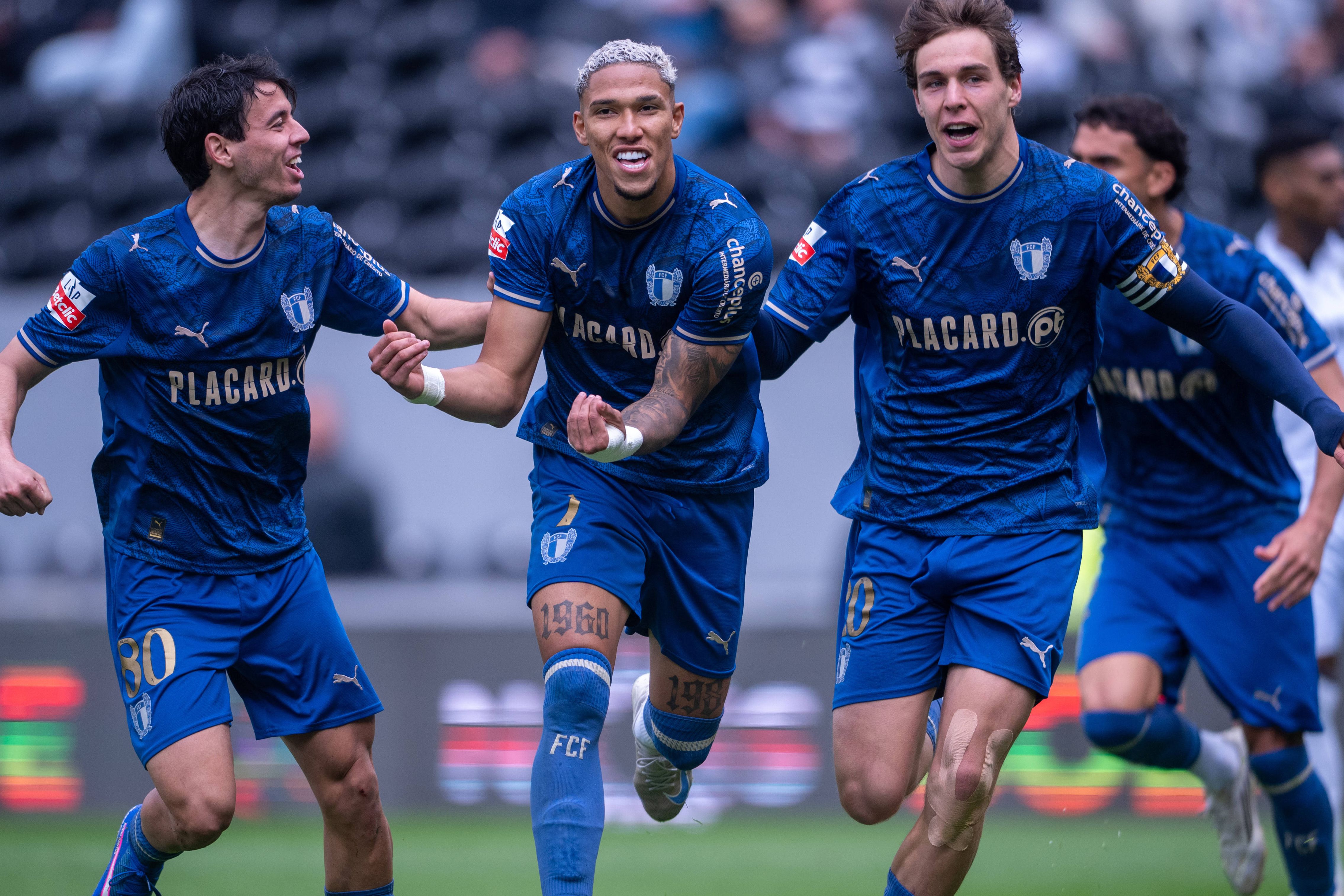 Jogadores dos famalicenses têm tido muitos motivos para festejar esta época e esperam fazer o mesmo diante do FC Porto