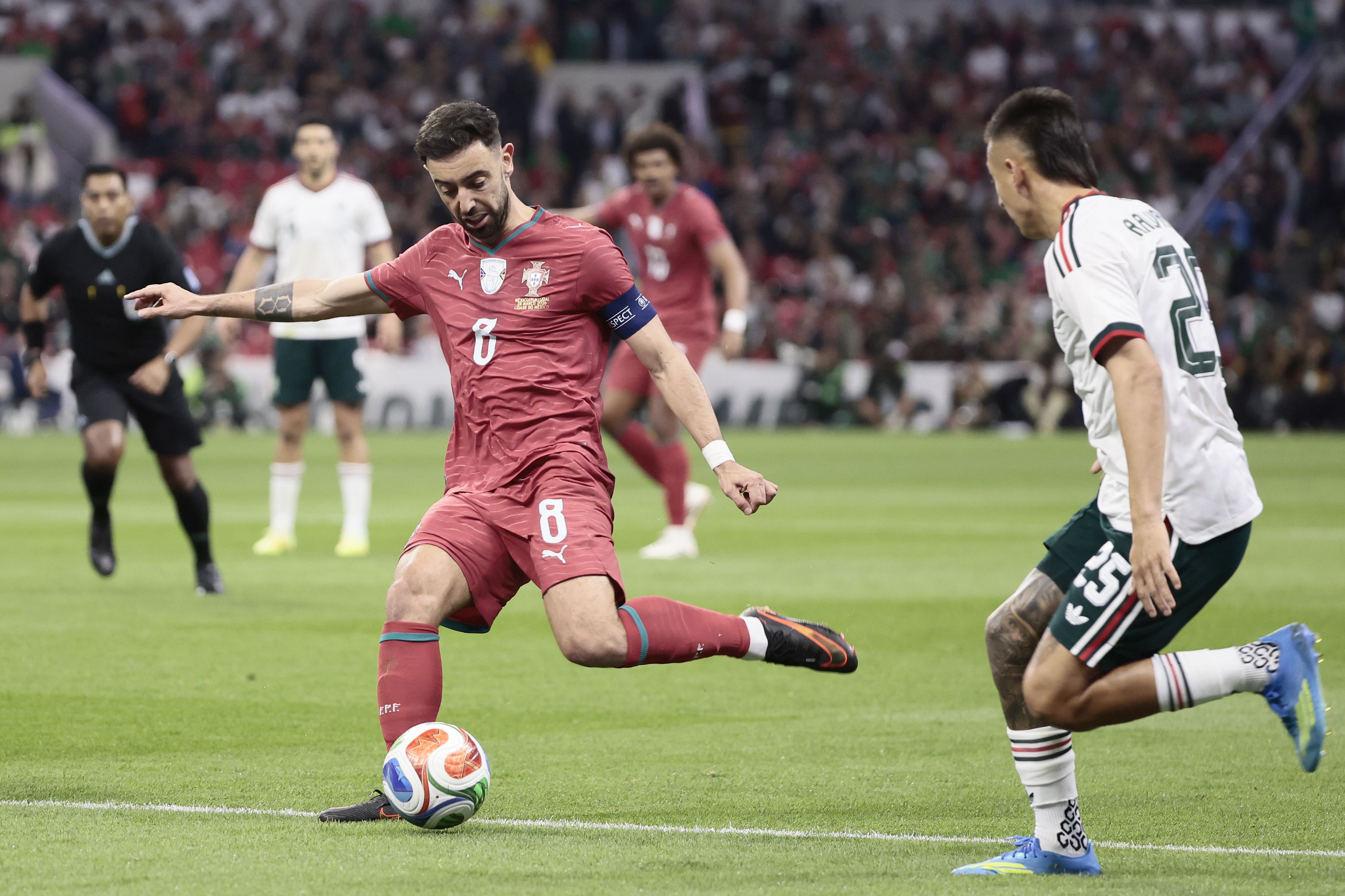 Bruno Fernandes - 33 jogos com Roberto Martínez - Foto: EPA/José Méndez