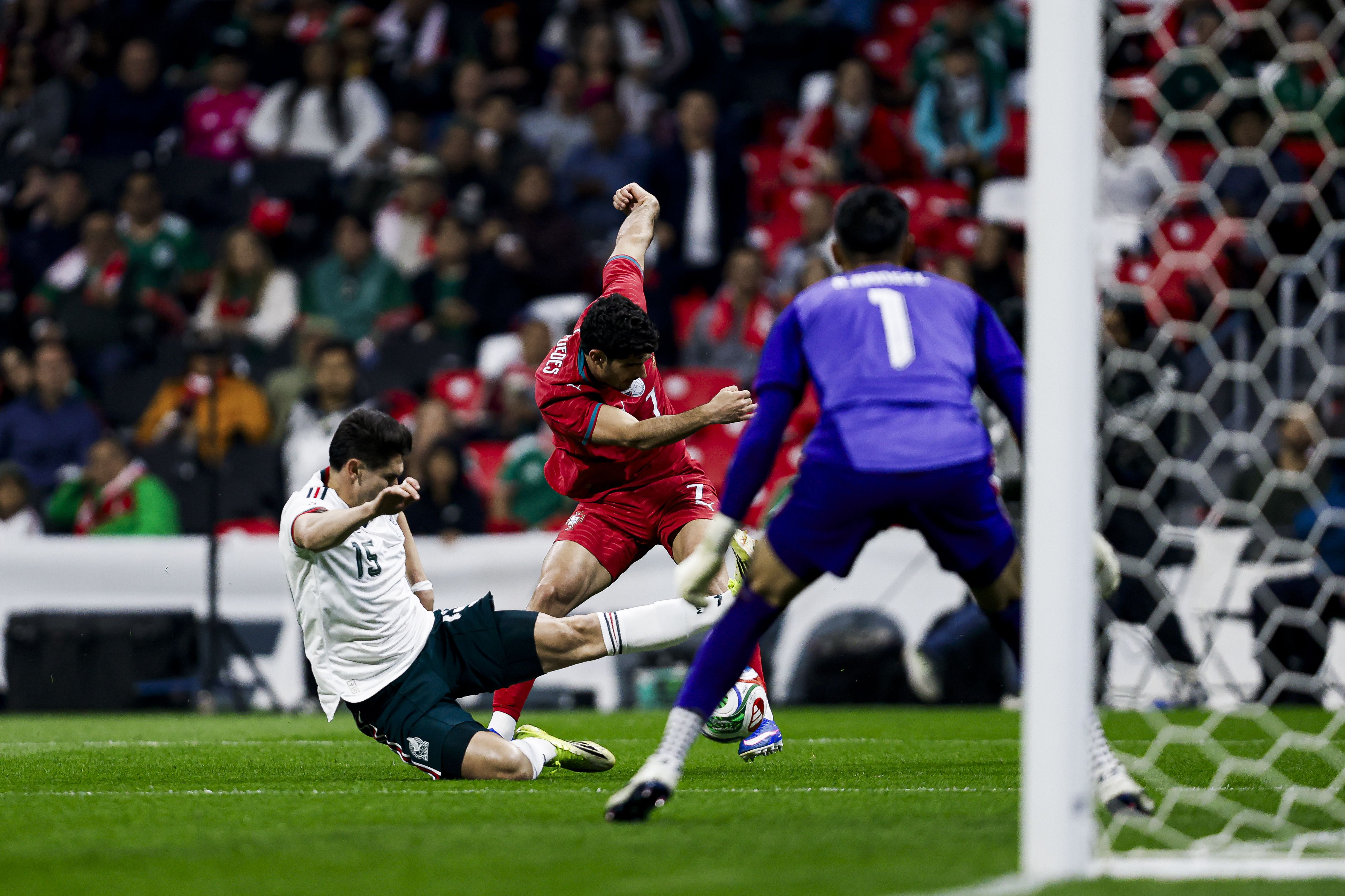 Gonçalo Guedes regressou aos jogos com a camisola da Seleção. Foto: FPF (México-Portugal)