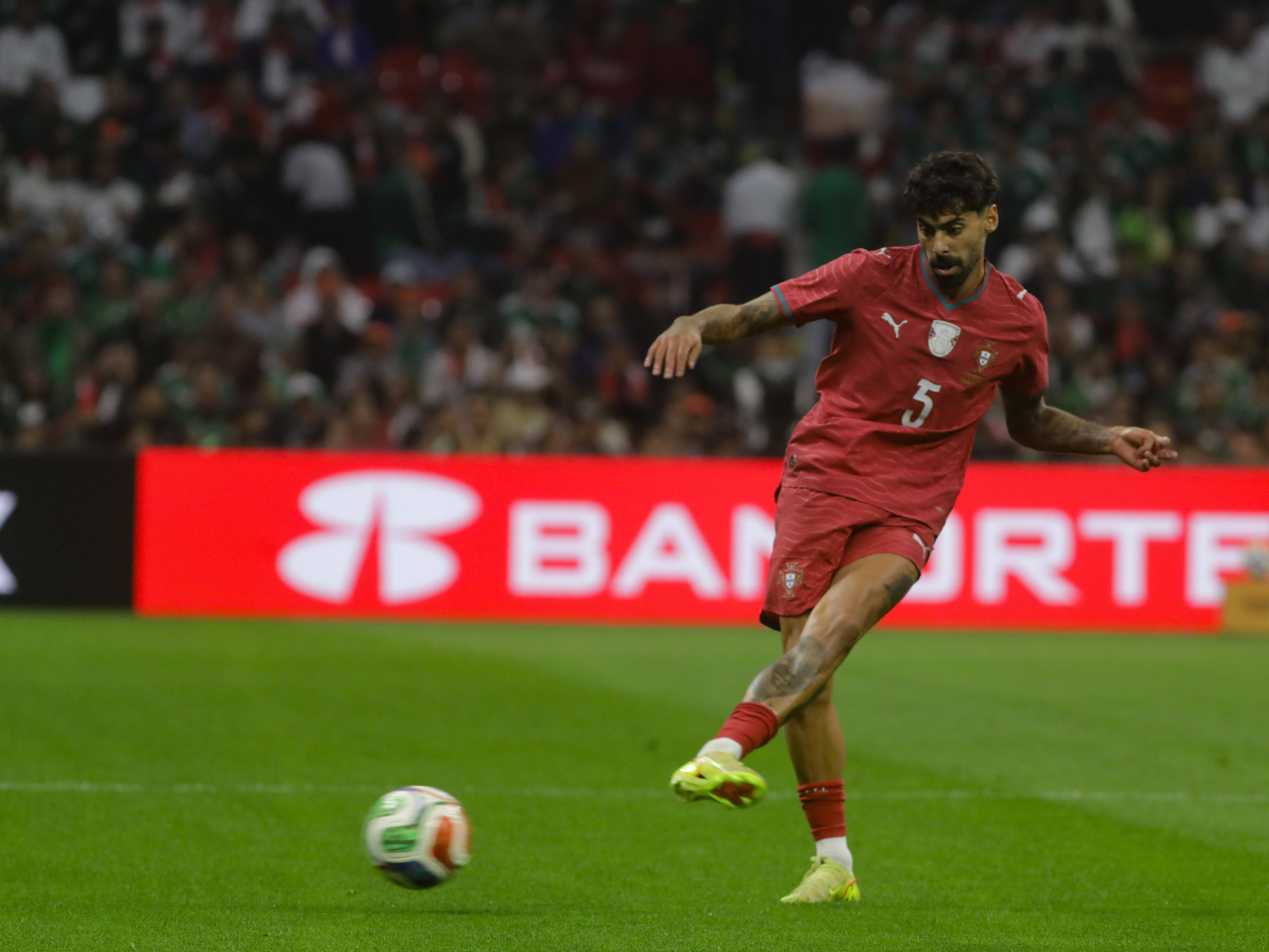 Samu Costa - 3 jogos com Roberto Martínez (IMAGO)