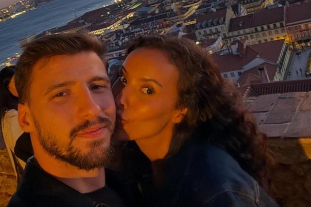 Rúben Dias  com Maya Jama