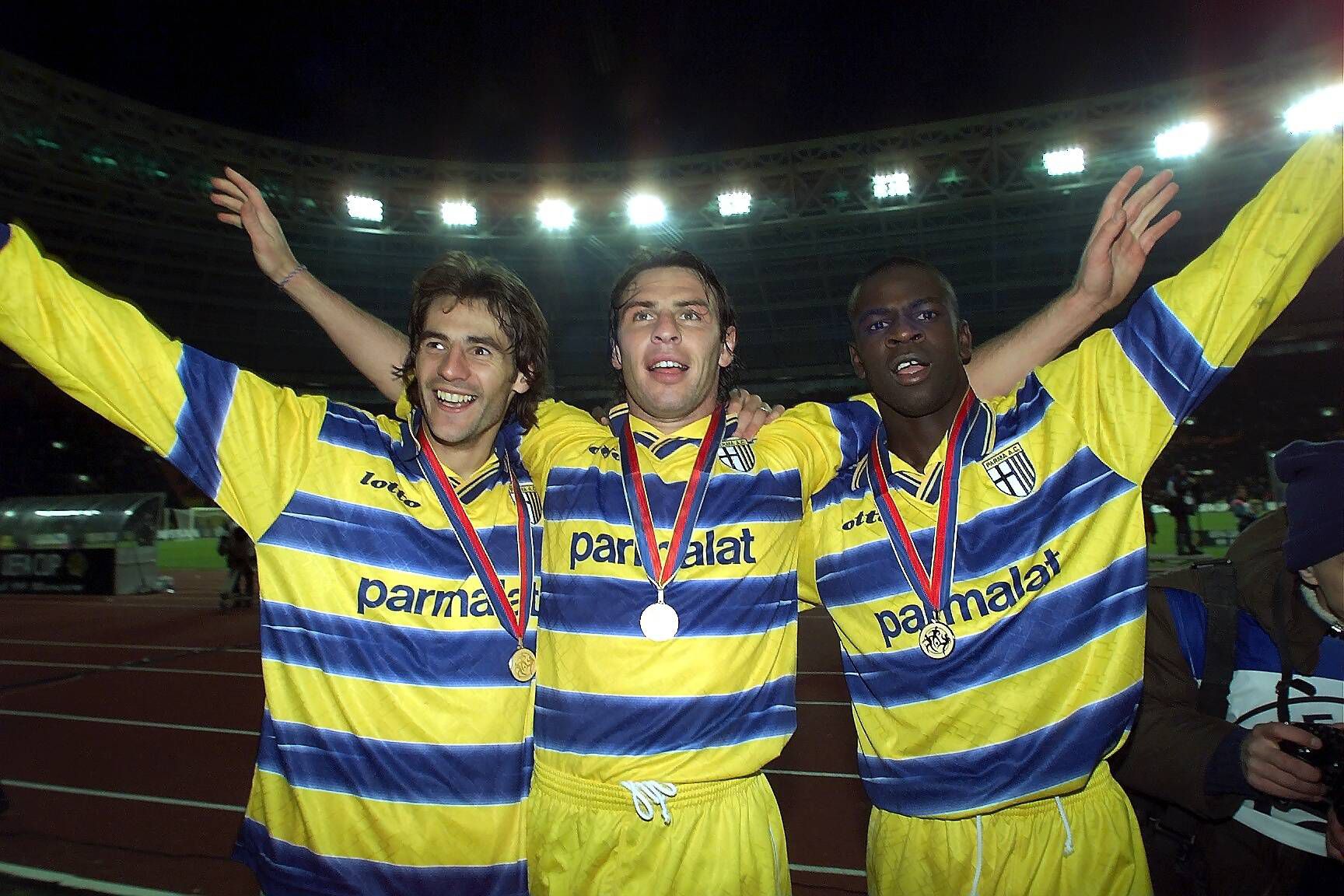 Equipamento principal do Parma - 1998/99