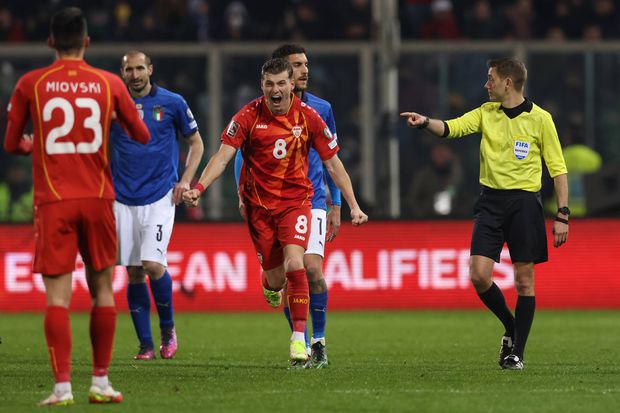 Turpin foi o árbitro da partida que ditou a eliminação de Itália frente à Macedónia do Norte em março de 2022