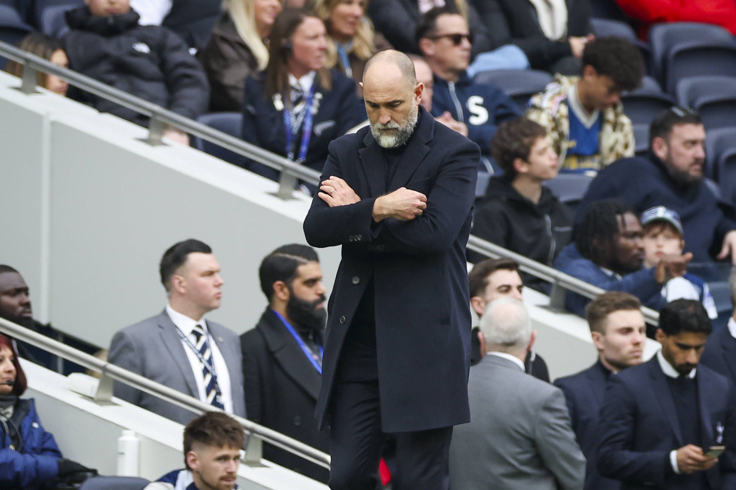 4 - Igor Tudor foi despedido do Tottenham após sete jogos e 44 dias. Chegou a Londres para ser interino até ao final da época. Despede-se com cinco derrotas, um empate e uma vitória