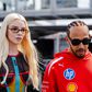 Anya Taylor-Joy e Lewis Hamilton em Suzuka (IMAGO)