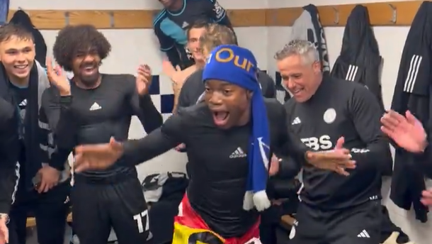 Anda dançar, Fatawu, tu danças bem!