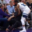 NBA (vídeo): Abalroa o treinador e provoca-lhe rotura num joelho