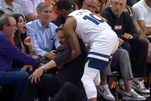 NBA (vídeo): Abalroa o treinador e provoca-lhe rotura num joelho