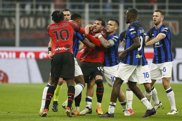 Dumfries admite excessos nos festejos do título