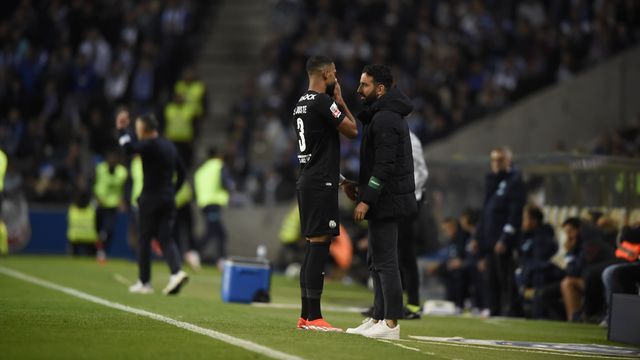 «St. Juste deveria ter visto o segundo cartão amarelo»