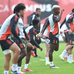 Plantel do Benfica é numeroso e tem oferecido possibilidades a Bruno Lage (Miguel Nunes)