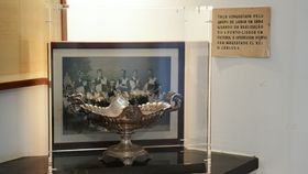 Este foi o primeiro troféu do futebol português: quando Lisboa ganhou a Taça D. Carlos I ao Porto