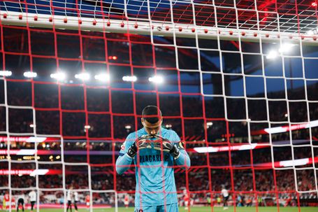 Diogo Costa em exames, Martínez chama possível estreante