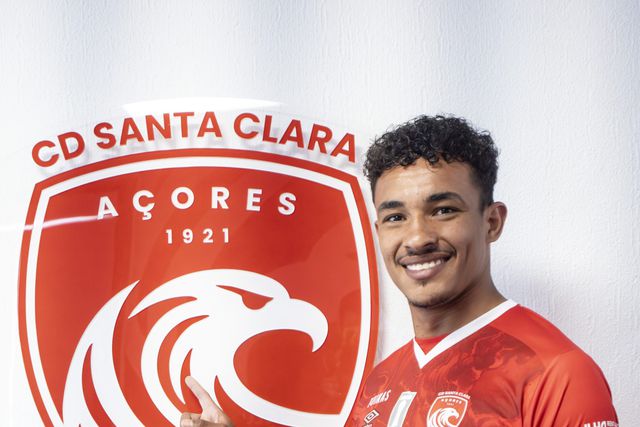 Oficial: Santa Clara renova com Daniel Borges