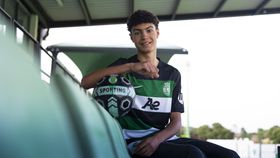 Extremo assina pelo Sporting