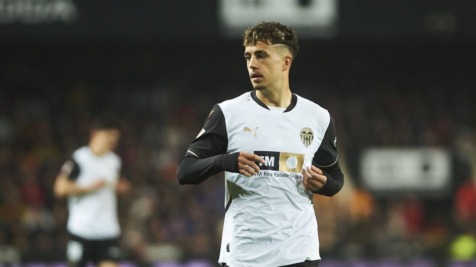 FC Porto: Valência quer manter Iván Jaime, mas não a todo o custo