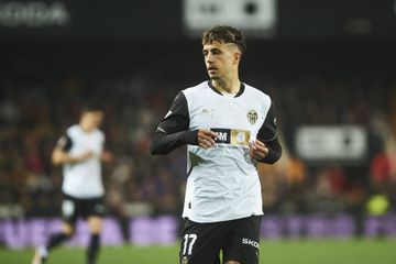 FC Porto: Valência quer manter Iván Jaime, mas não a todo o custo