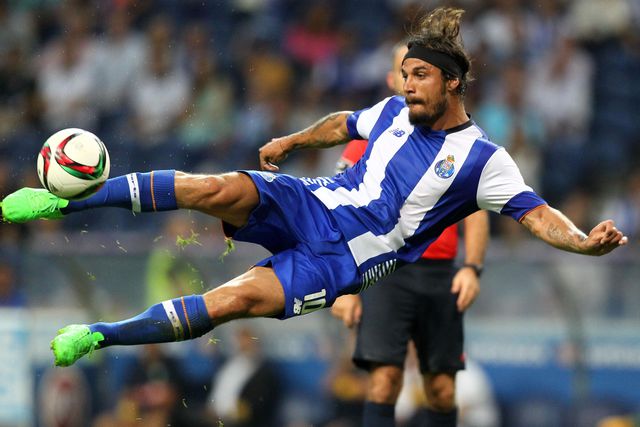 Ex-FC Porto acusado de morder a orelha do filho