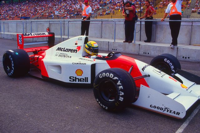 Capacete de momento histórico de Ayrton Senna vendido por valor astronómico