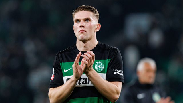 Viktor Gyokeres a agradecer o apoio dos adeptos leoninos em Alvalade