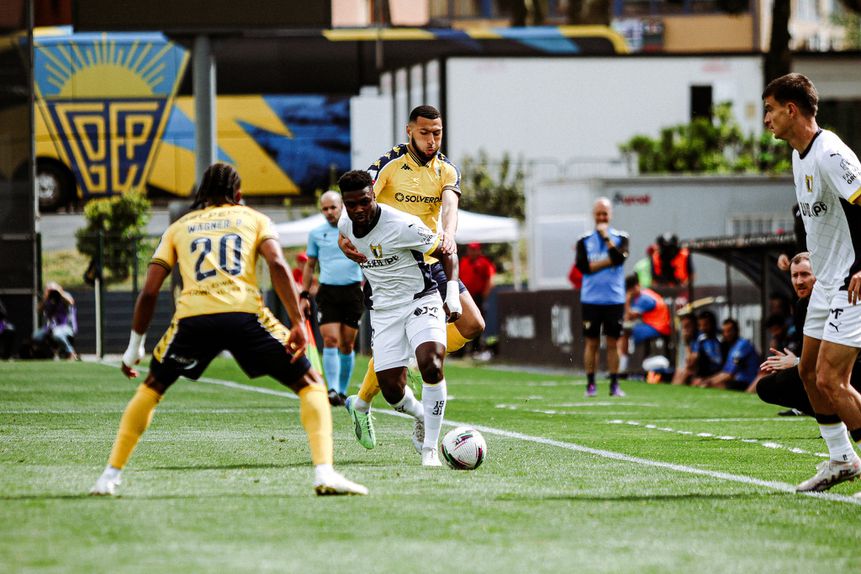 Esquerdino oferece múltiplas soluções ao coletivo e deve ser aposta firme na próxima época (Foto: Famalicão)