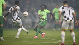 Quenda chega aos 18 e bate recorde de Rúben Neves