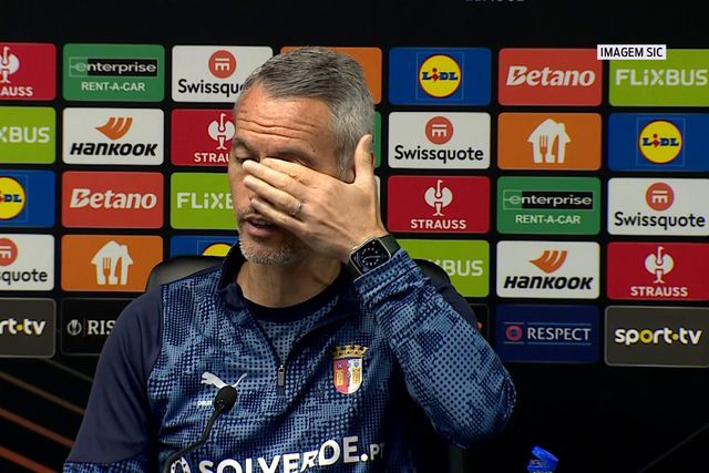 A mensagem sentida de Carlos Vicens para o plantel: «Começámos a treinar em junho»