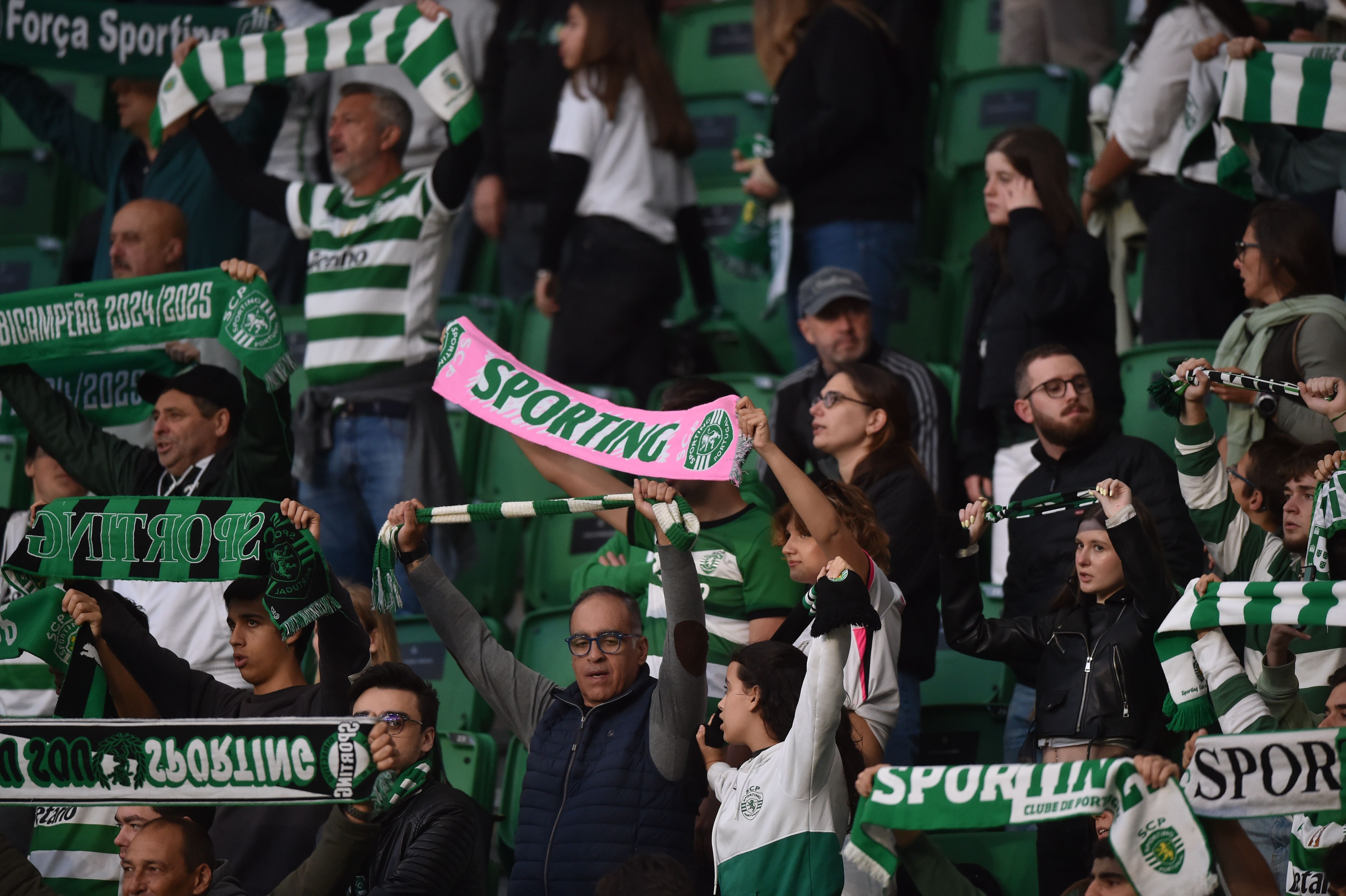 Adeptos do Sporting em Alvalade. Foto: Miguel Nunes (Sporting -  Tondela)