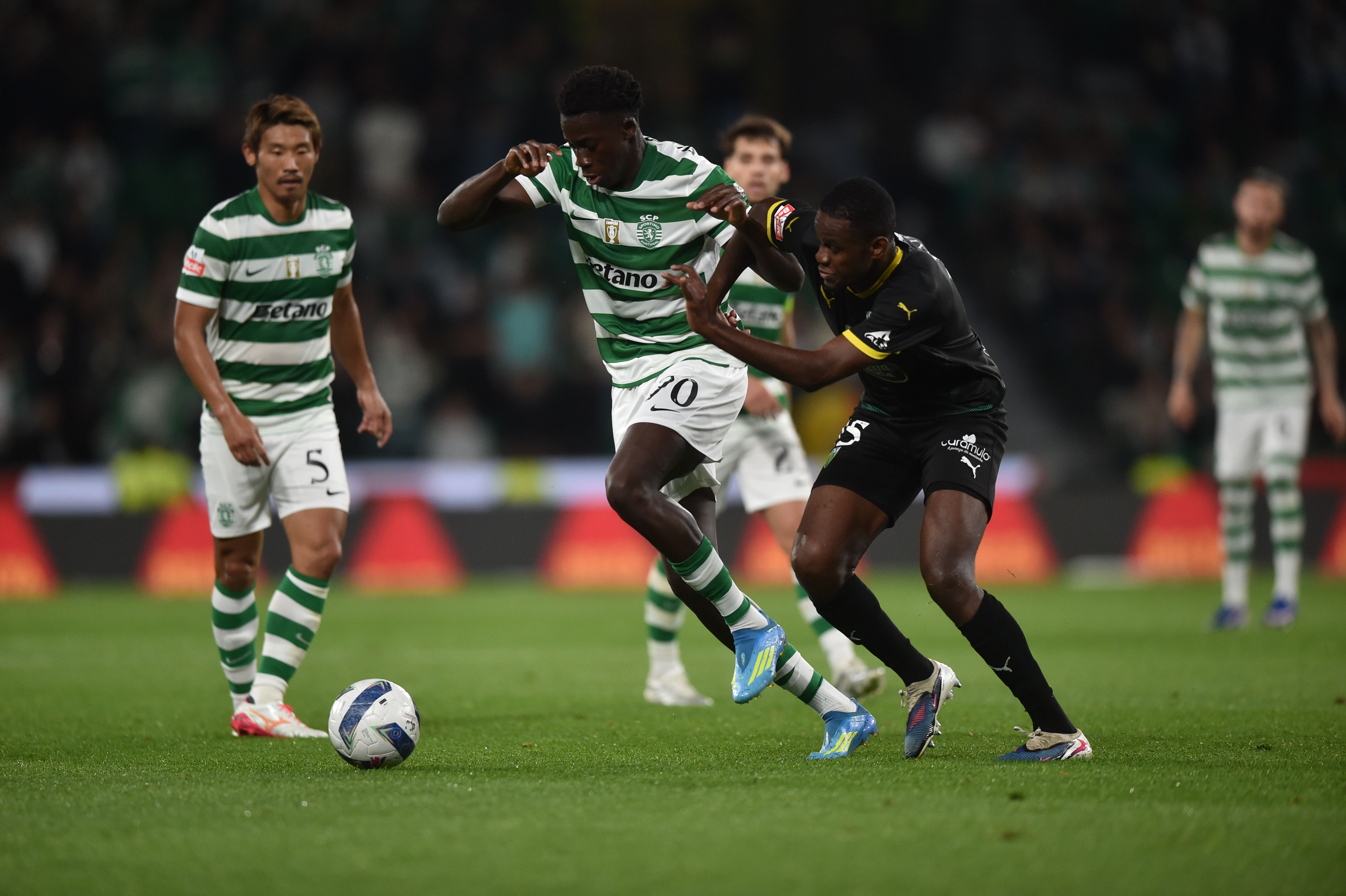 Salvador Blopa entrou na segunda parte e contribuiu com uma assistência. Foto: Miguel Nunes (Sporting -  Tondela)