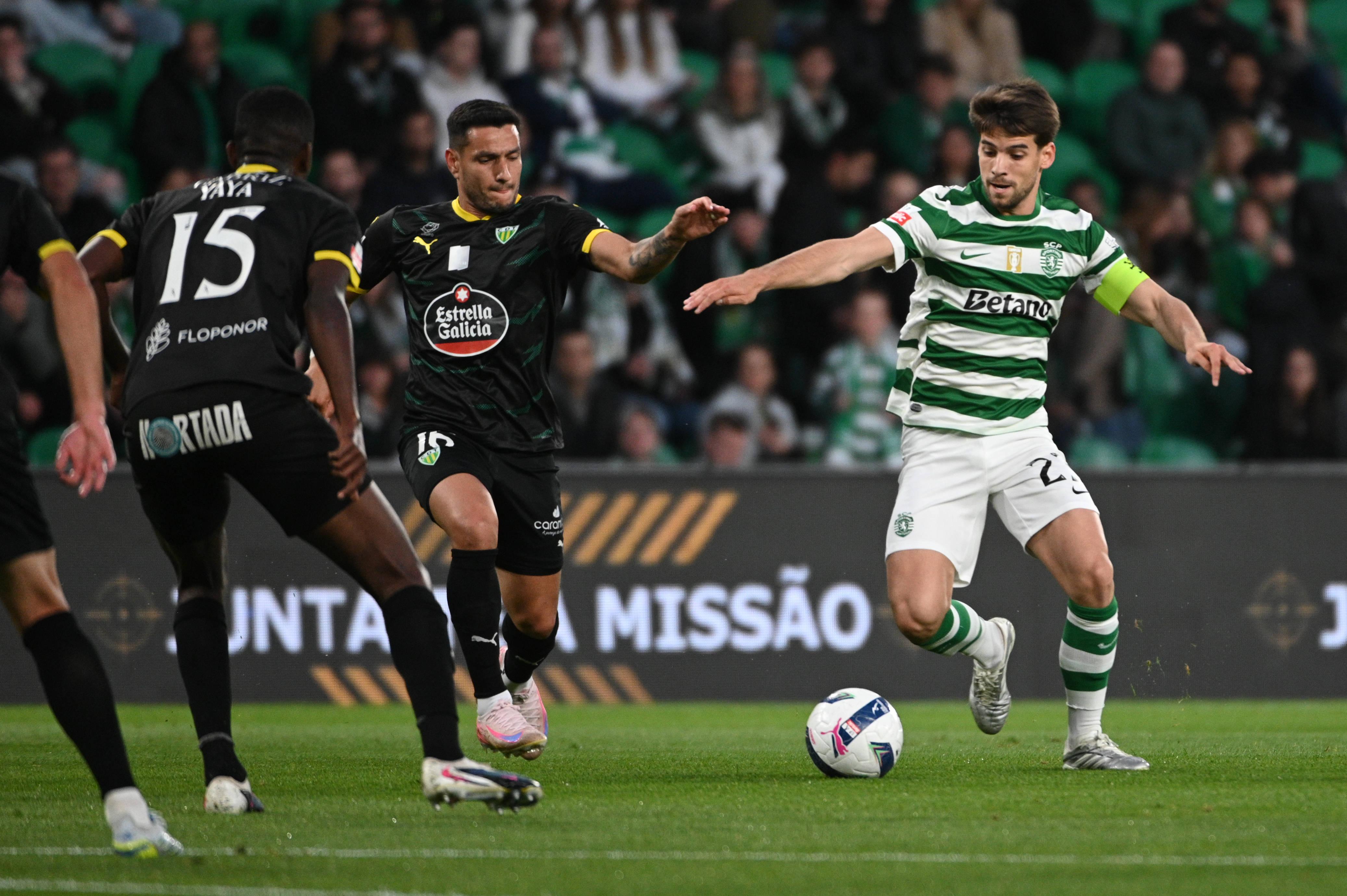 Daniel Bragança irá manter-se com o nipónico na dupla de meio-campo - Foto: IMAGO