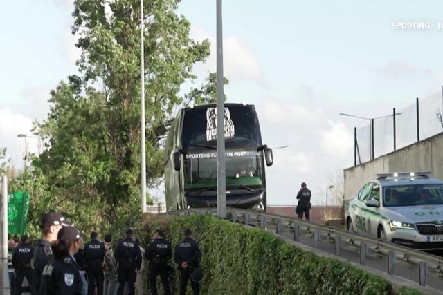 Autocarro do Sporting chega a Alvalade