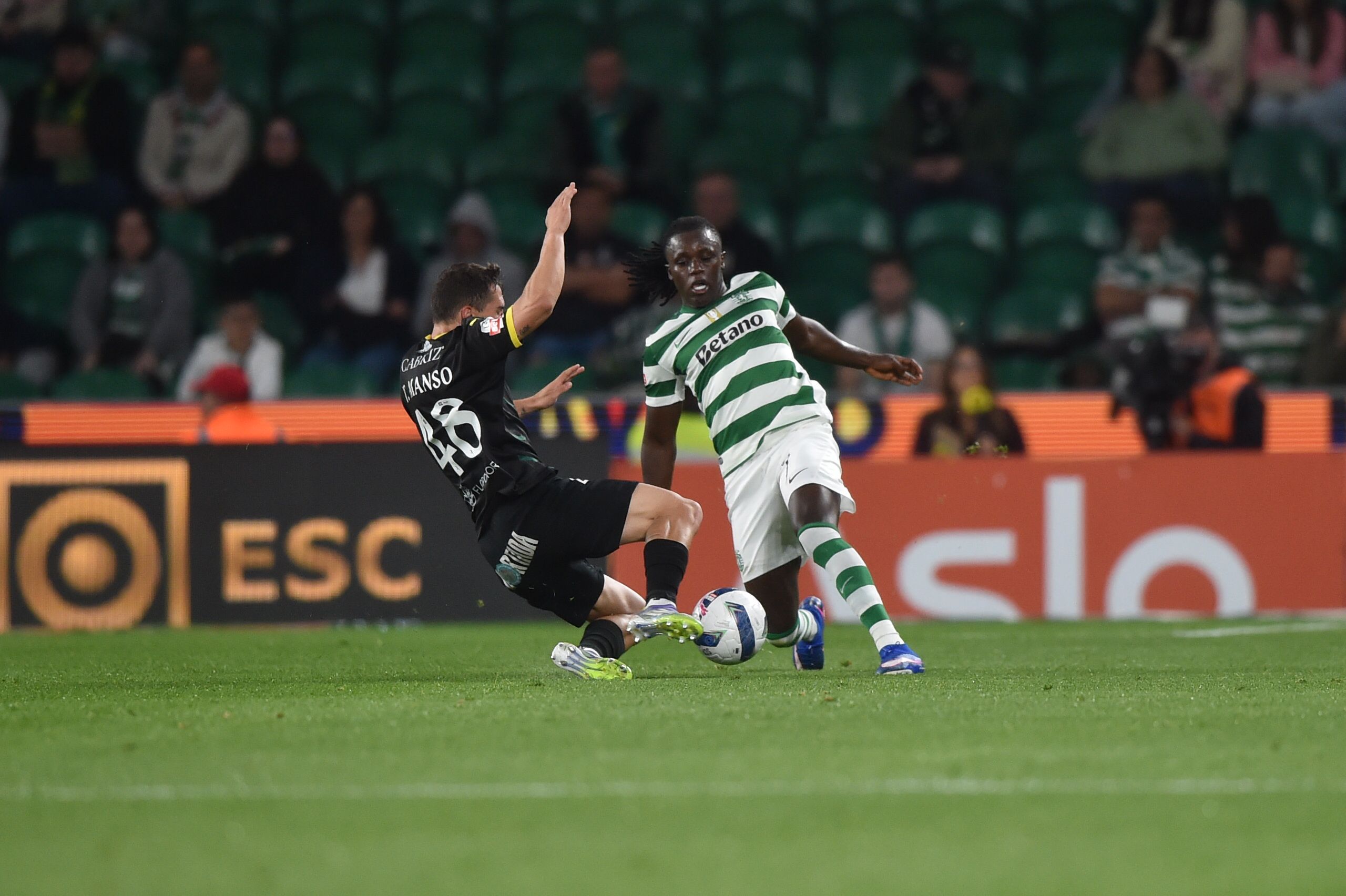 Geovany Quenda foi titular diante dos beirões. Foto: Miguel Nunes (Sporting -  Tondela)