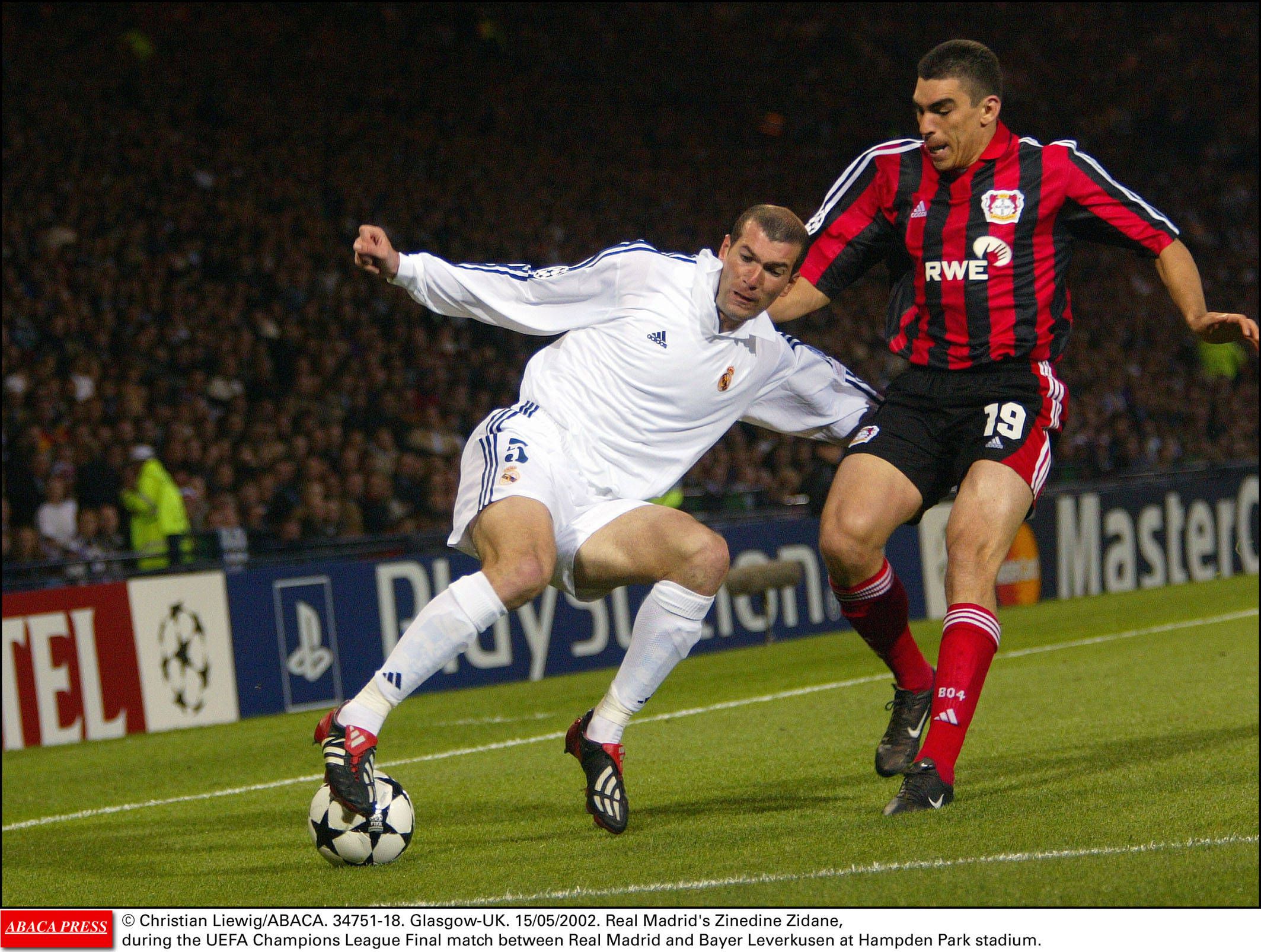 Leverkusen apurou-se para a final da Champions em 2002, mas foi o Real Madrid a celebrar a conquista do troféu